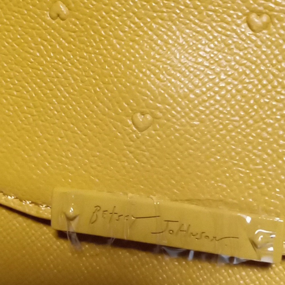 Betsey Johnson Tiny Hearts Satchel NWT CLEARANCE! FINAL PRICE! - Picture 3 of 7